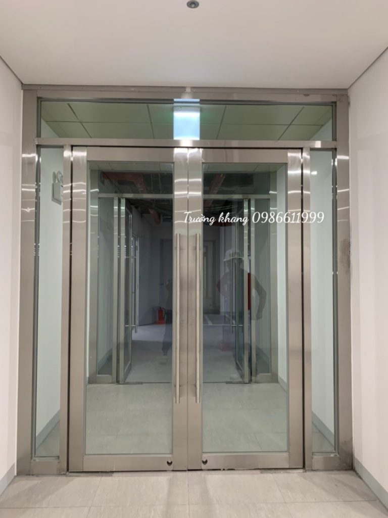 Cửa Thủy Lực, Vách kính Inox