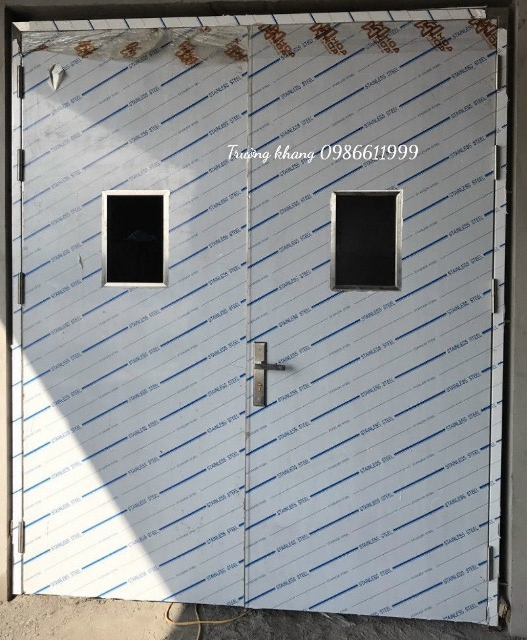 Cửa Đôi Inox